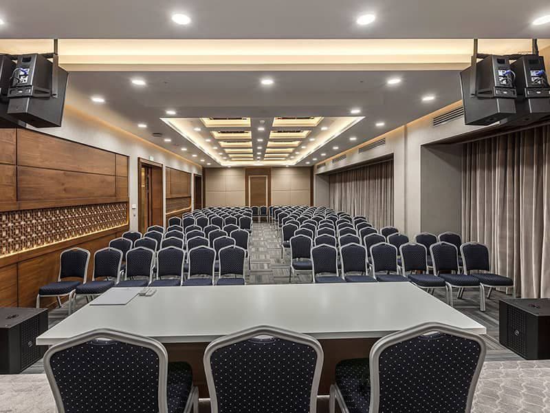 resume-confrence-room